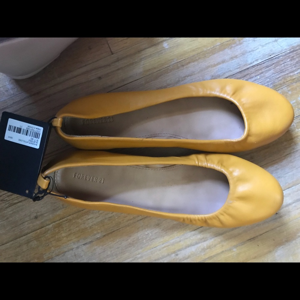 Brand new with tags Tan/mustard color